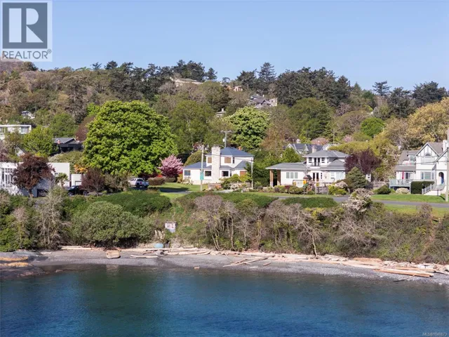 218 Beach Dr, Oak Bay, British Columbia V8S2M1