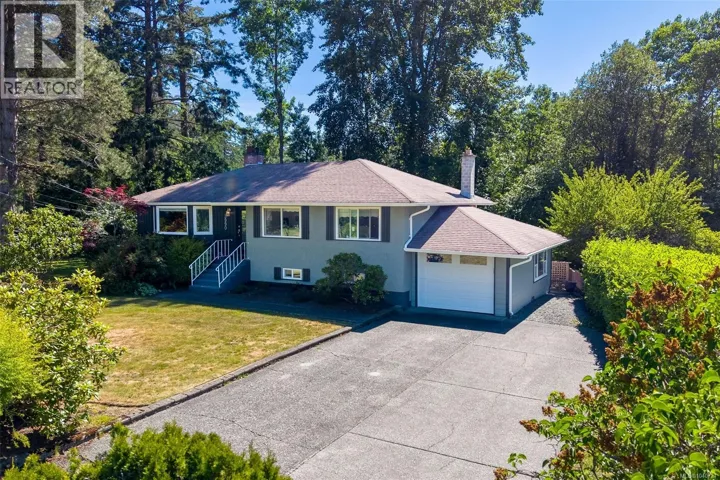 3990 Haro Rd, Saanich, British Columbia V8N4A9