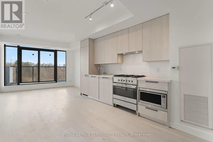 412 - 160 KINGSWAY CRESCENT, Toronto (Kingsway South), Ontario M8X0B5