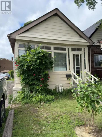 66 LAMBTON AVENUE, Toronto (Mount Dennis), Ontario M6N2S1