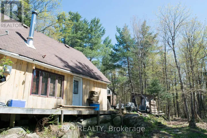 1800 BEAR CAVE ROAD, Muskoka Lakes (Cardwell), Ontario P0C1J0