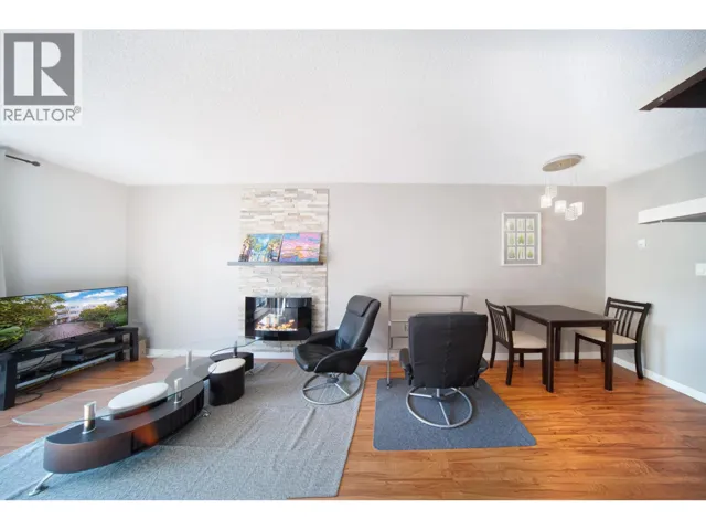 313 830 E 7TH AVENUE, Vancouver, British Columbia V5T4J2