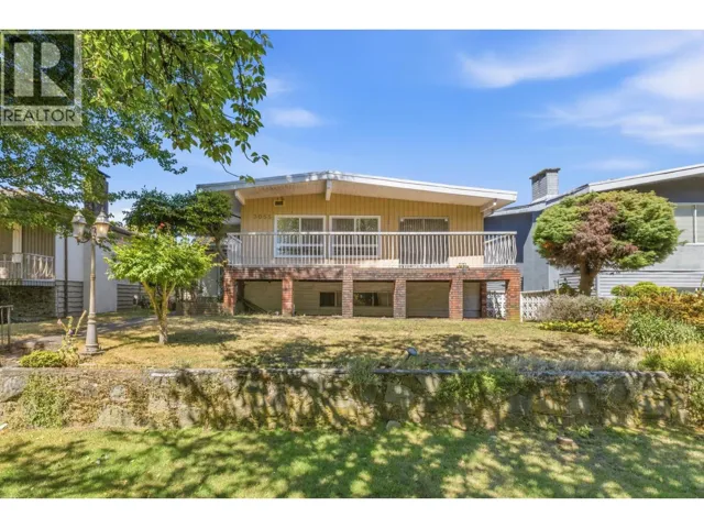 3055 ROSEMONT DRIVE, Vancouver, British Columbia V5S2C8