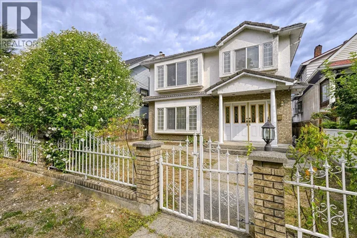 3315 CHARLES STREET, Vancouver, British Columbia V5K3C3