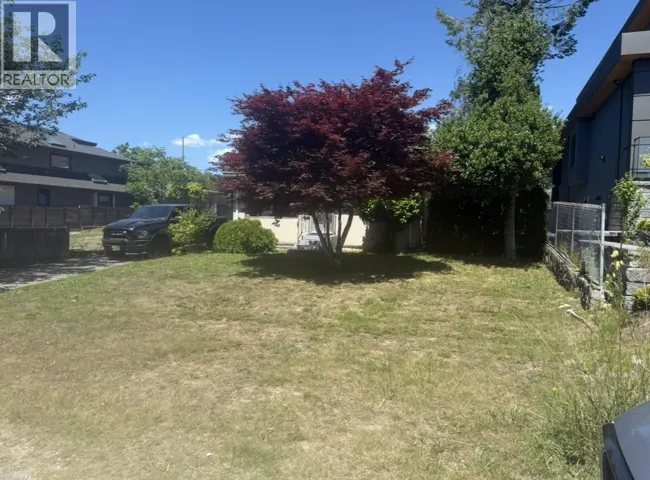 446 E 16TH STREET, North Vancouver, British Columbia V7L2T5