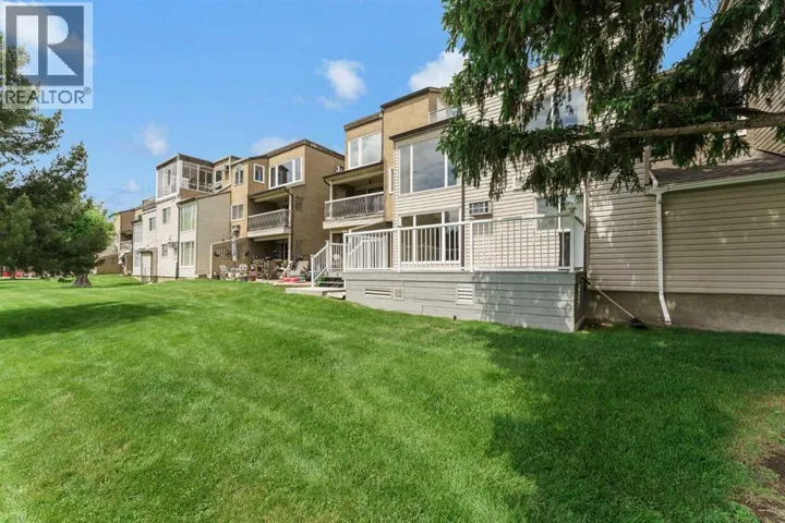 105, 1051 3 Street NW, Medicine Hat, Alberta T1A7Y4
