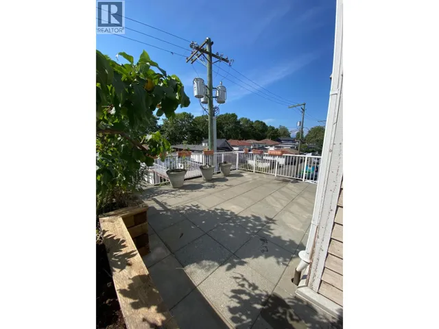 210 6991 VICTORIA DRIVE, Vancouver, British Columbia V5P3Y7