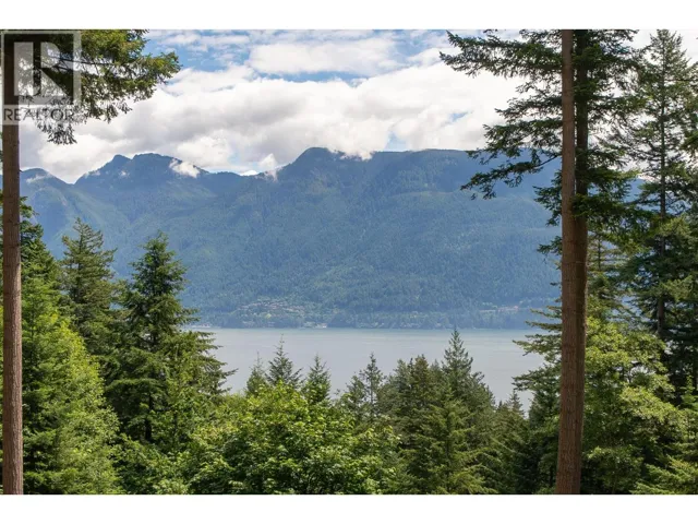 393 CREEK ROAD, Bowen Island, British Columbia V0N1G1