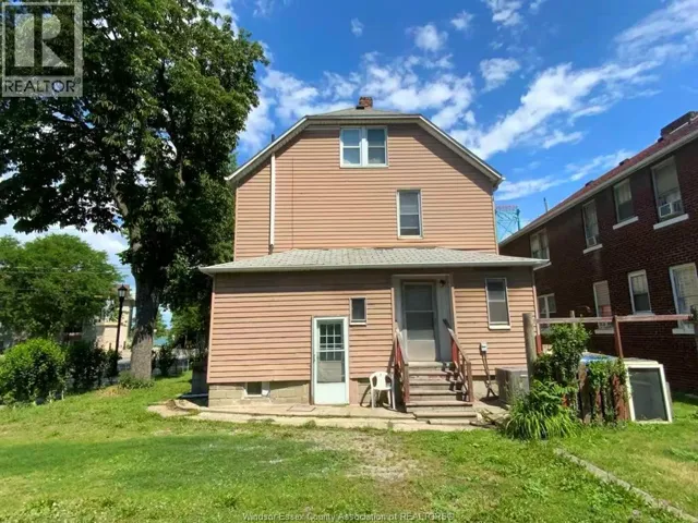 2995 UNIVERSITY AVE W, Windsor, Ontario N9C1G4
