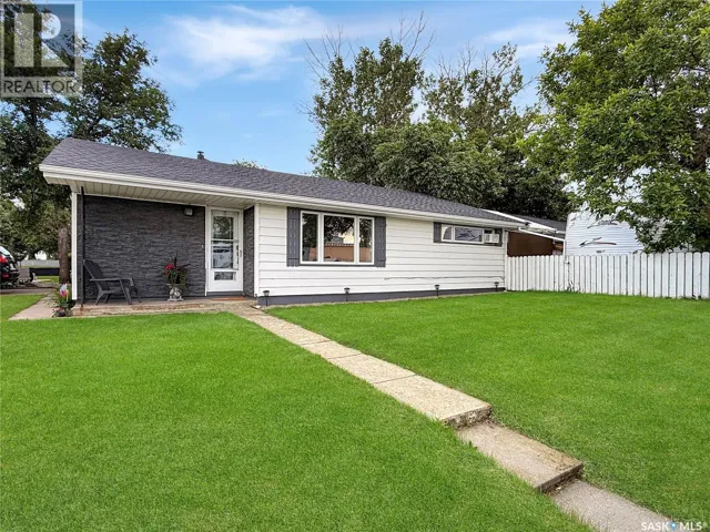 890 10th AVENUE NE, Swift Current, Saskatchewan S9H2T7