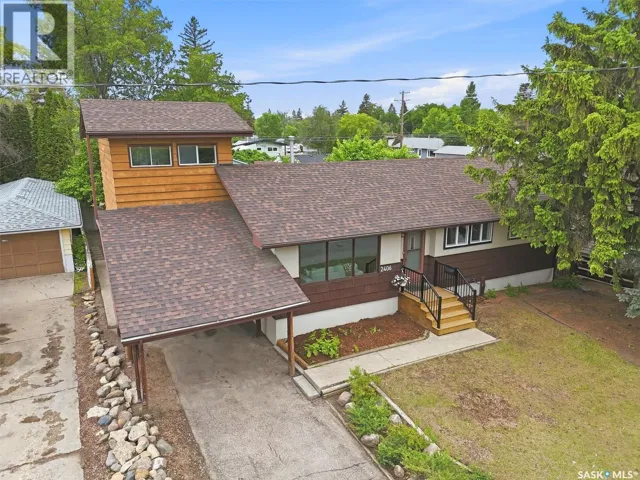 2406 Clarence AVENUE S, Saskatoon, Saskatchewan S7J1M1