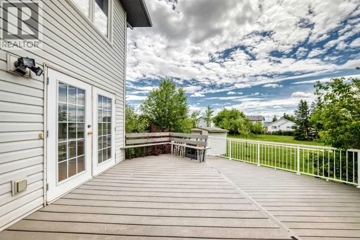 27 Covette Green NE, Calgary, Alberta T3K4P1