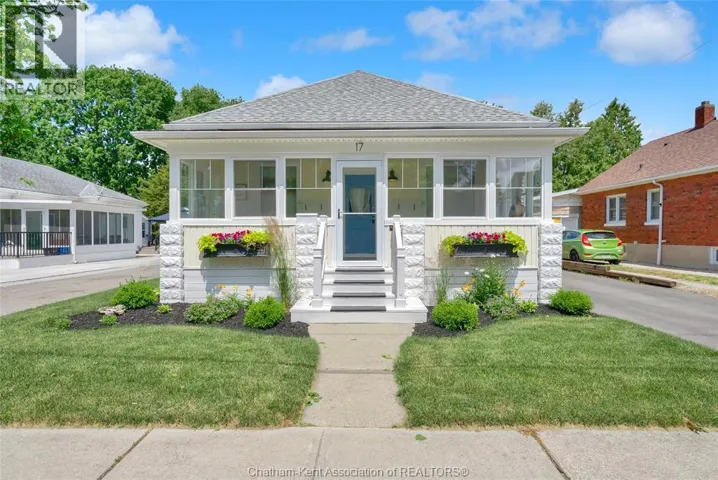 17 Lowe STREET, Chatham, Ontario N7L1J6