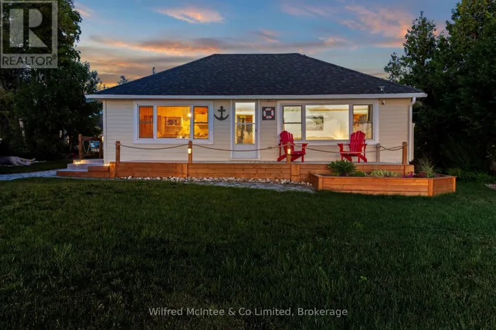 43 FENTON DRIVE, Saugeen Shores, Ontario N0H2C5