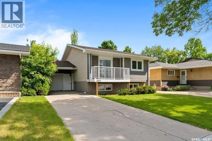 890 Samuels CRESCENT N, Regina, Saskatchewan S4X2L5