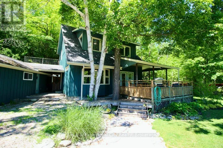 11 SHORELINE DRIVE, Northern Bruce Peninsula, Ontario N0H1Z0