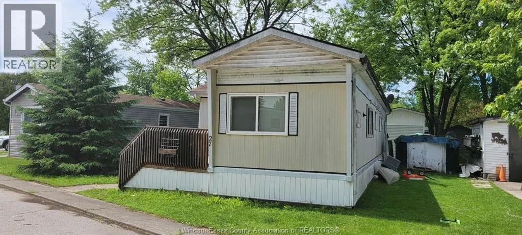 27 LAVINDALE, Lakeshore, Ontario N8N2T7