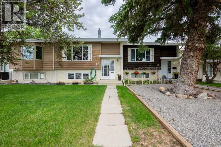 23 Selkirk Road W, Lethbridge, Alberta T1K4N4