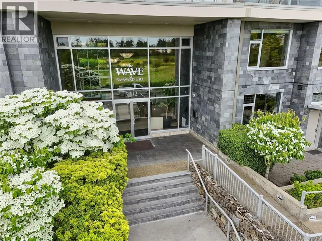 401 5332 Sayward Hill Cres, Saanich, British Columbia V8Y3H8