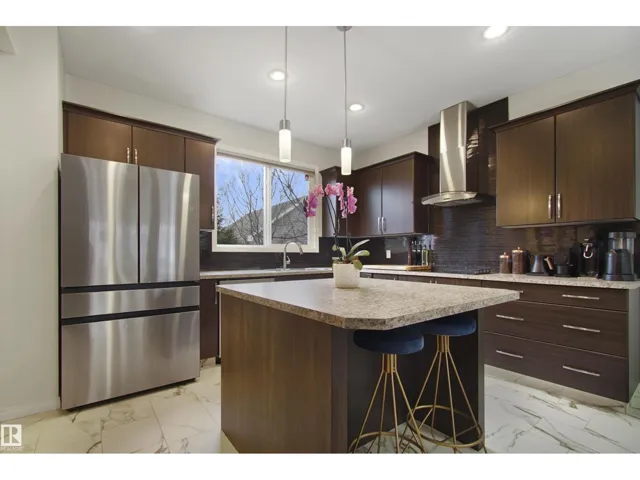 2028 74 ST SW, Edmonton, Alberta T6X0V7
