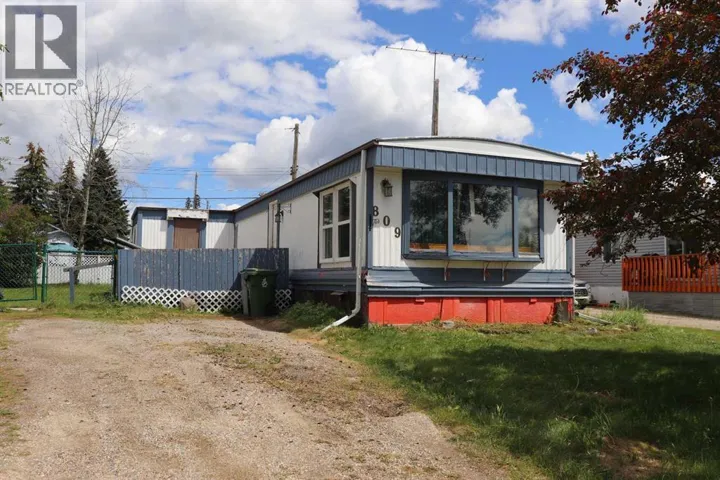 809 52 Street, Edson, Alberta T7E1K4