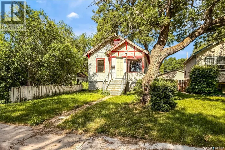 1132 QUEEN STREET, Regina, Saskatchewan S4T4B2