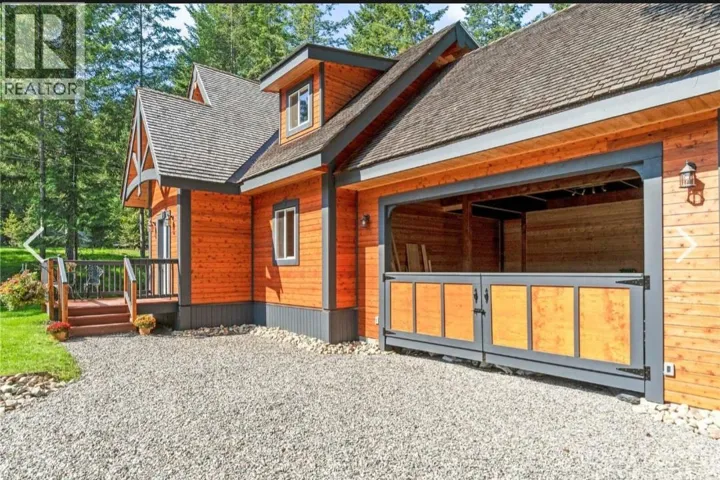 2481 Ridgeview Place, Blind Bay, British Columbia V0E1H2