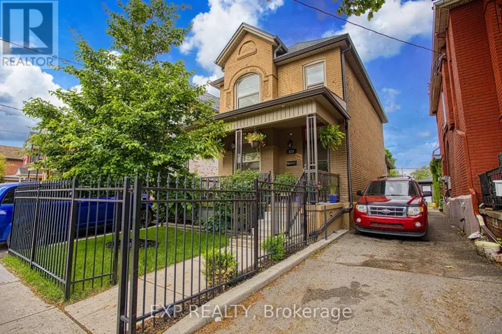 137 WENTWORTH STREET N, Hamilton (Landsdale), Ontario L8L5V6