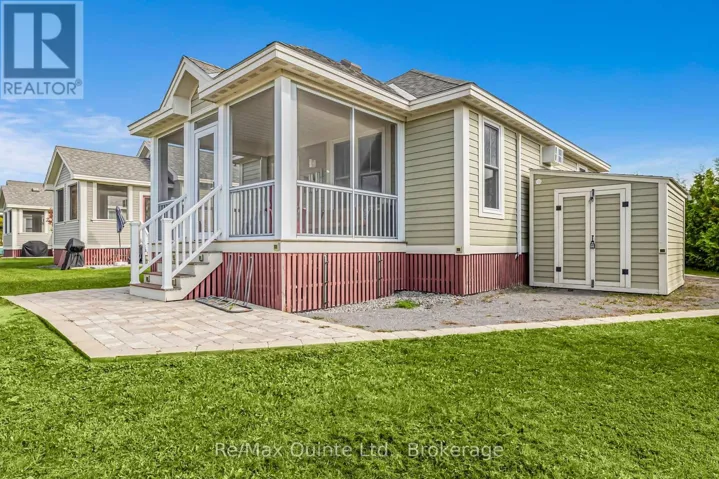 16 BUTTERNUT LANE, Prince Edward County (Athol Ward), Ontario K0K1P0