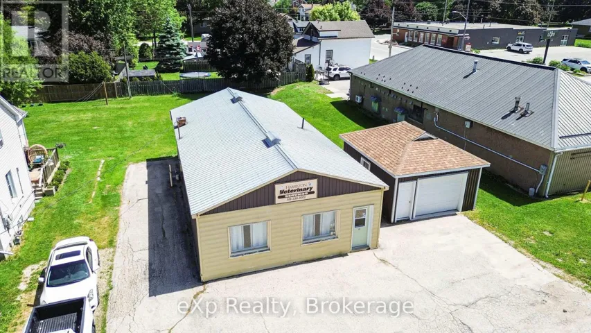 10 QUEEN STREET N, Minto, Ontario N0G1Z0