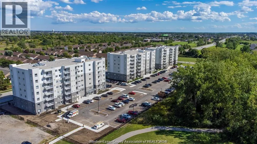 1675 BANWELL ROAD Unit# 304, Windsor, Ontario N8P1P4