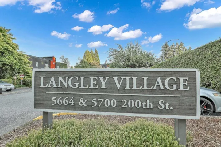 305 5664 200 STREET, Langley, British Columbia V3A1M8