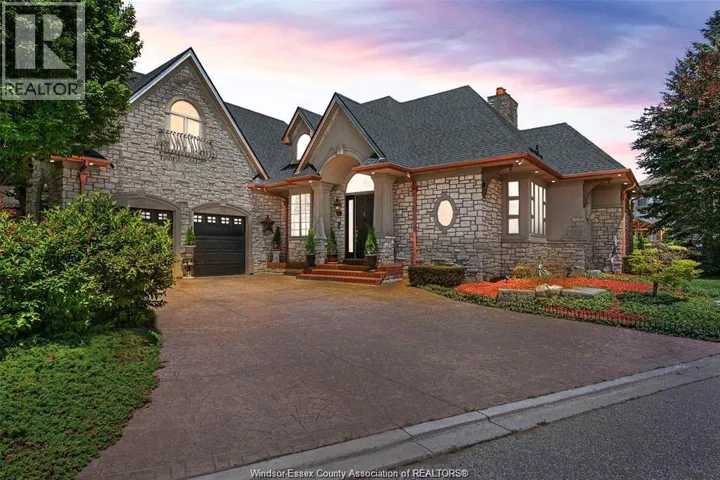 490 SHOREVIEW, Windsor, Ontario N8P1M7
