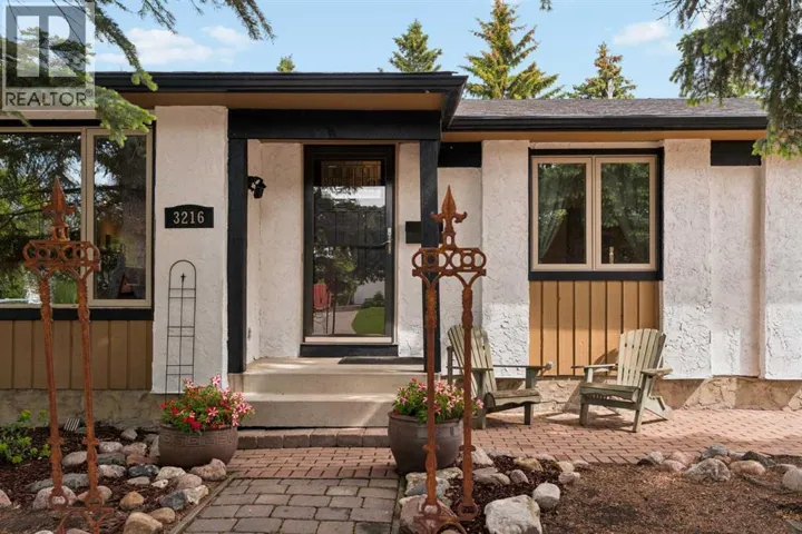 3216 Oakwood Drive SW, Calgary, Alberta T2V0J9