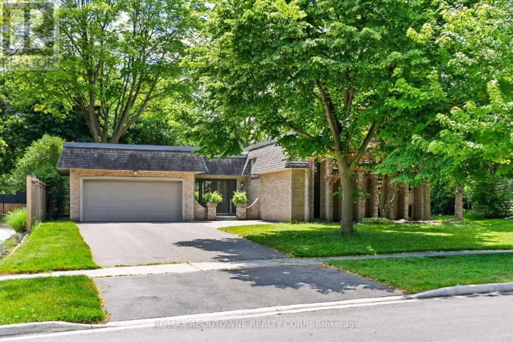 166 CASTLE CRESCENT, Oakville (FD Ford), Ontario L6J5H3