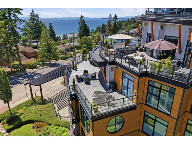 418 14855 THRIFT AVENUE, White Rock, British Columbia V4B2J6