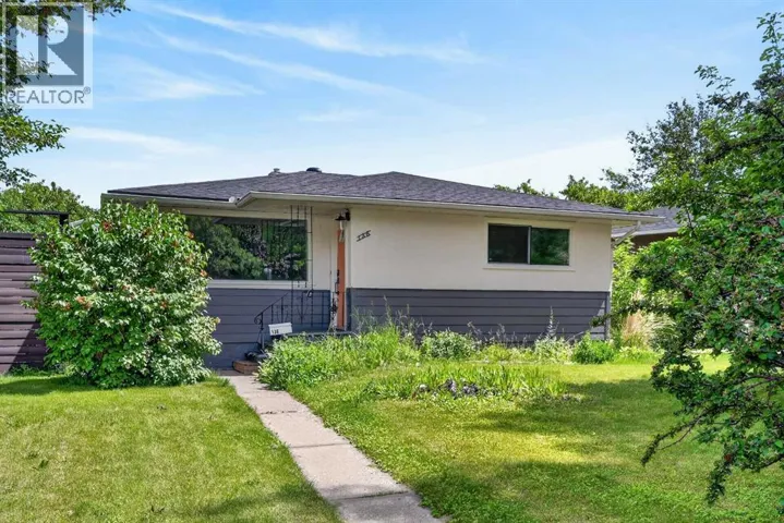 136 Hendon Drive NW, Calgary, Alberta T2K1Z1