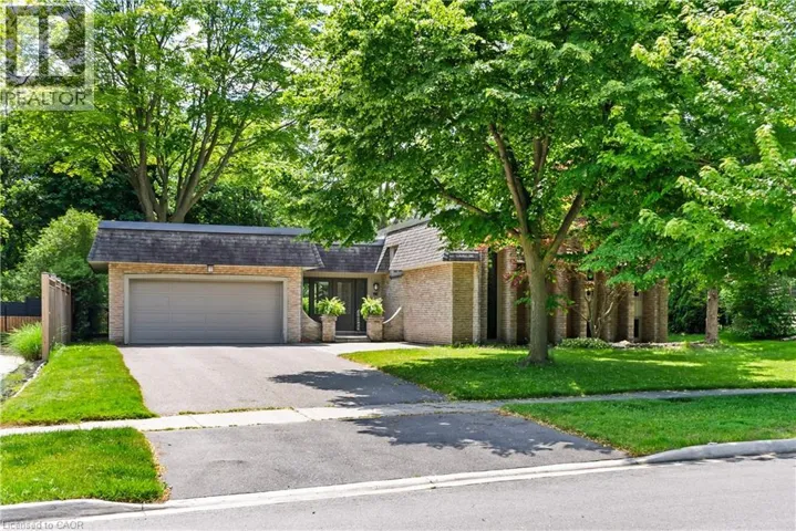 166 CASTLE Crescent, Oakville, Ontario L6J5H3