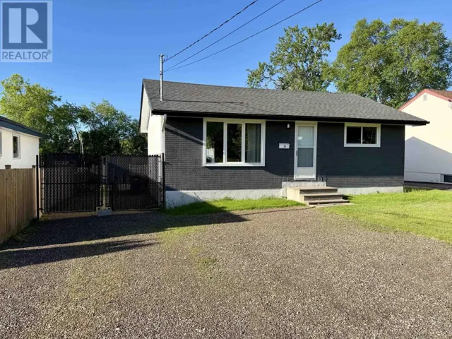 17 Velva AVE, THUNDER BAY, Ontario P7A6N4