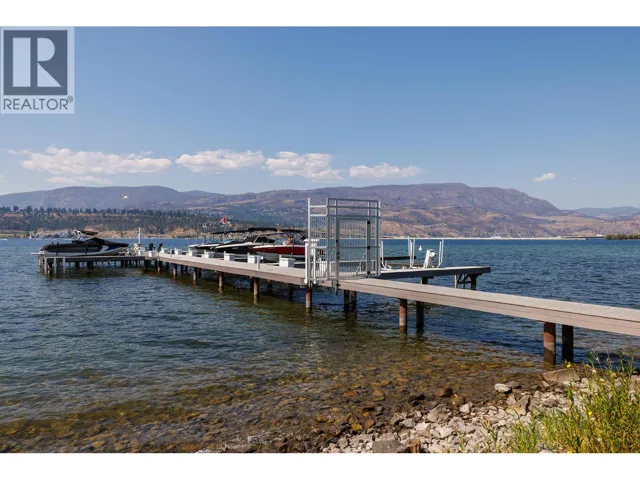 2368 Abbott Street Unit# 4, Kelowna, British Columbia V1Y9G7