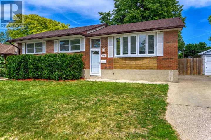 890 HOLLANDS AVENUE, Sarnia, Ontario N7S3C1