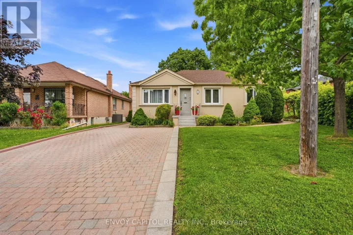 26 DEEVALE ROAD, Toronto (Downsview-Roding-CFB), Ontario M3M1Z3