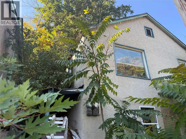 1414 Ash Street, Trail, British Columbia V1R3Y7