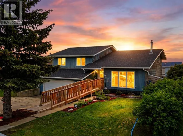 28 Larne Place, Penhold, Alberta T0M1R0