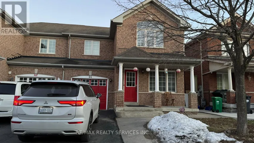 44 SAINTSBURY CRESCENT, Brampton (Sandringham-Wellington), Ontario L6R2V8