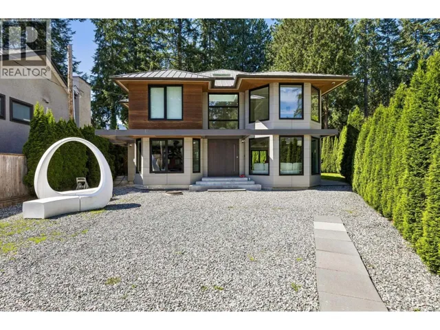 4577 CAPILANO ROAD, North Vancouver, British Columbia V7R4K2