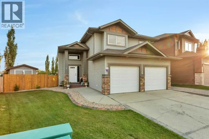 5 Heritage Drive, Penhold, Alberta T0M1R0