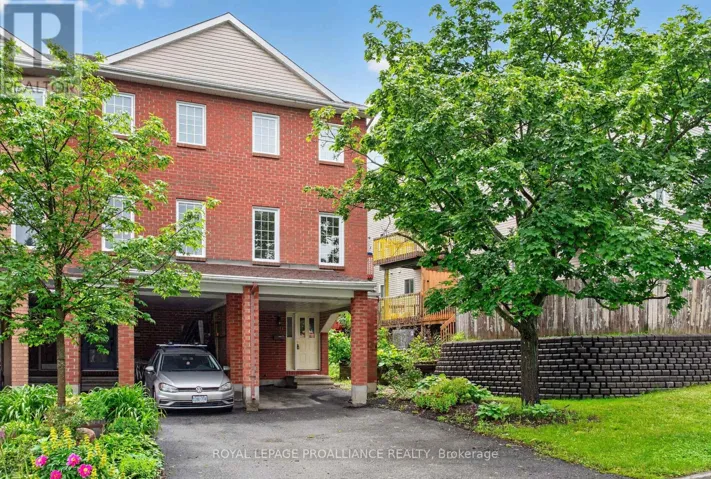 80 ROTHBURY CRESCENT, Ottawa, Ontario K1K4N7