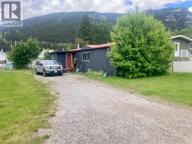 13333 17 Avenue N, Blairmore, Alberta T0K0E0