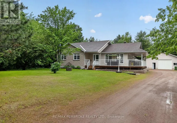 246 BLACKBAY ROAD, Petawawa, Ontario K8H2W8